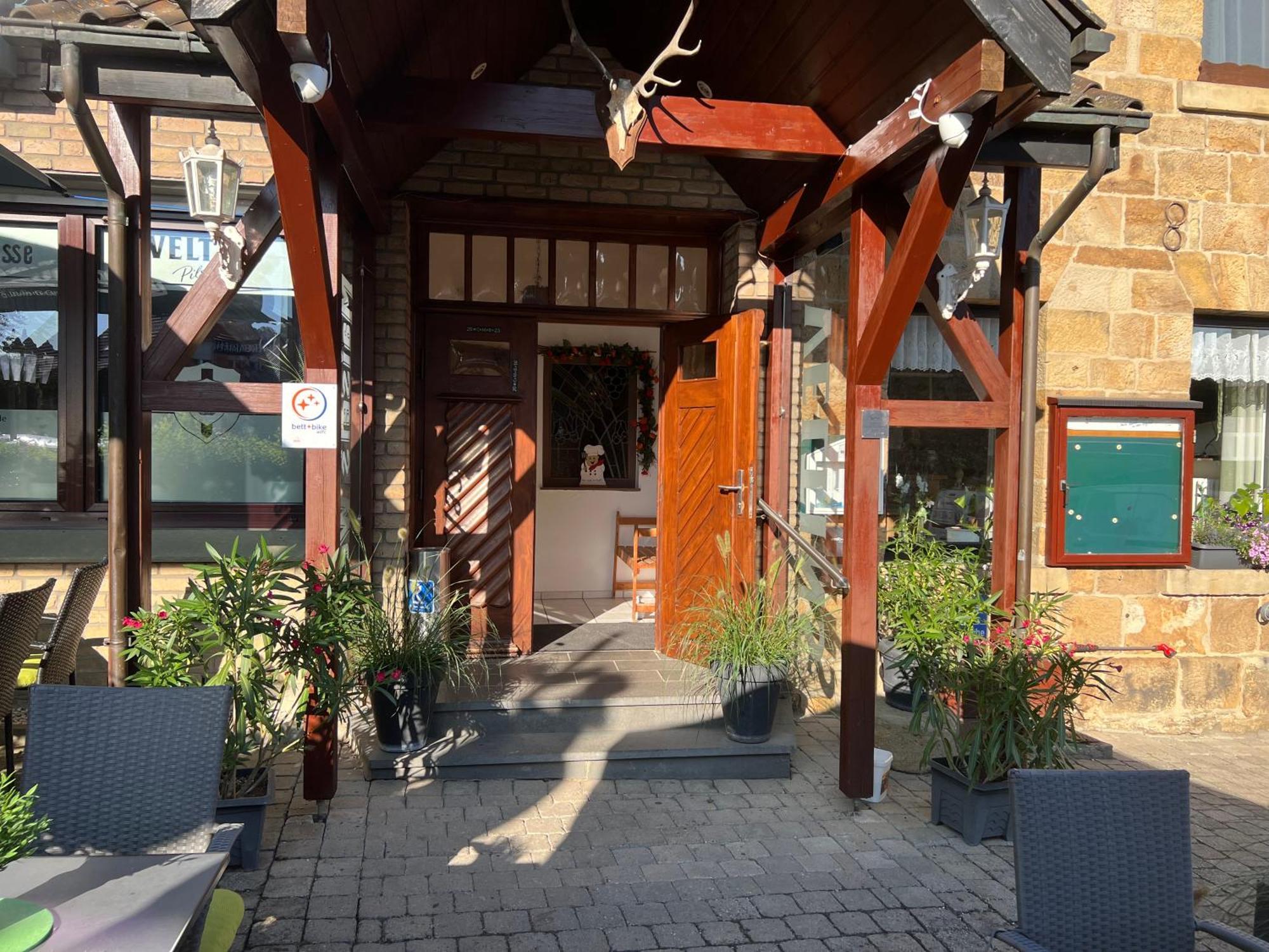 Landgasthaus Jaegerhof Bueren  Exteriör bild